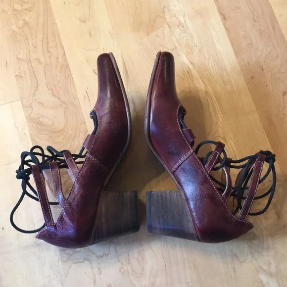 BED | STU Burgundy Leather Lace-Up Block Heel Pumps - Picture 8 of 16
